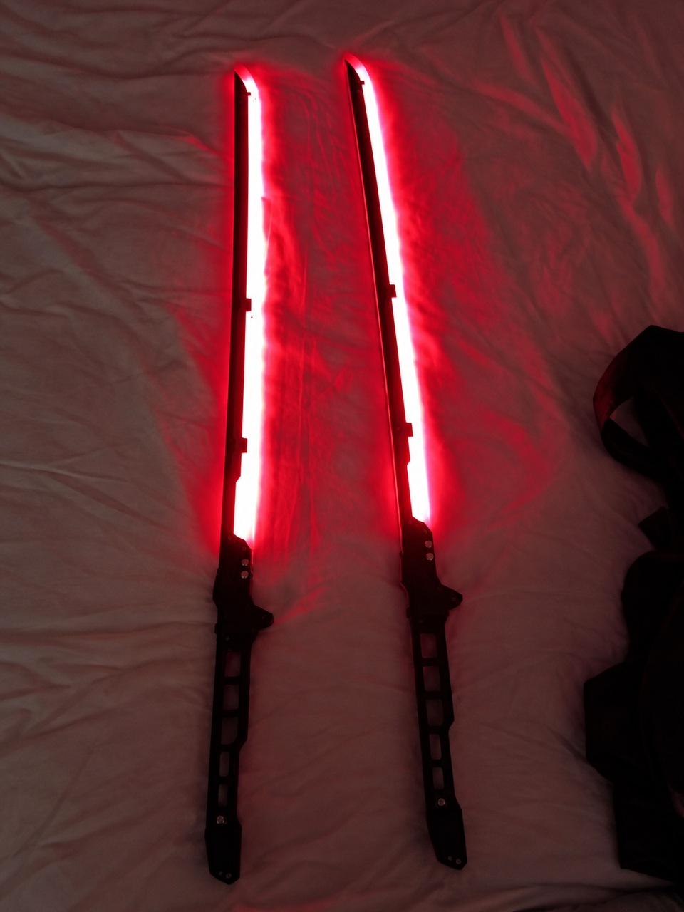 Rechargeable LED Cosplay Sword — 31.3″ Light-Up Prop